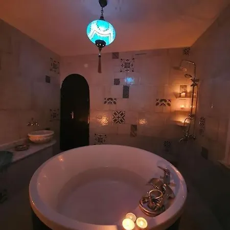 Sea View Flat - Includes Turkish Bath In Old Town. * Istanbul