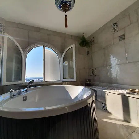 Apartment Sea View Flat - Includes Turkish Bath In Old Town. *