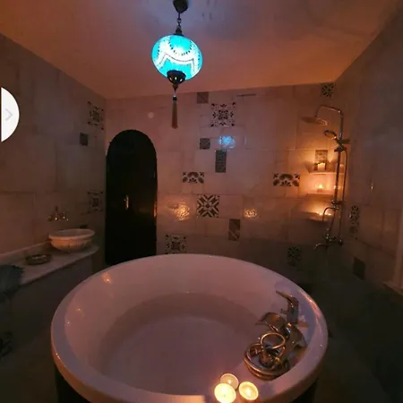 Sea View Flat - Includes Turkish Bath In Old Town. * Istanbul